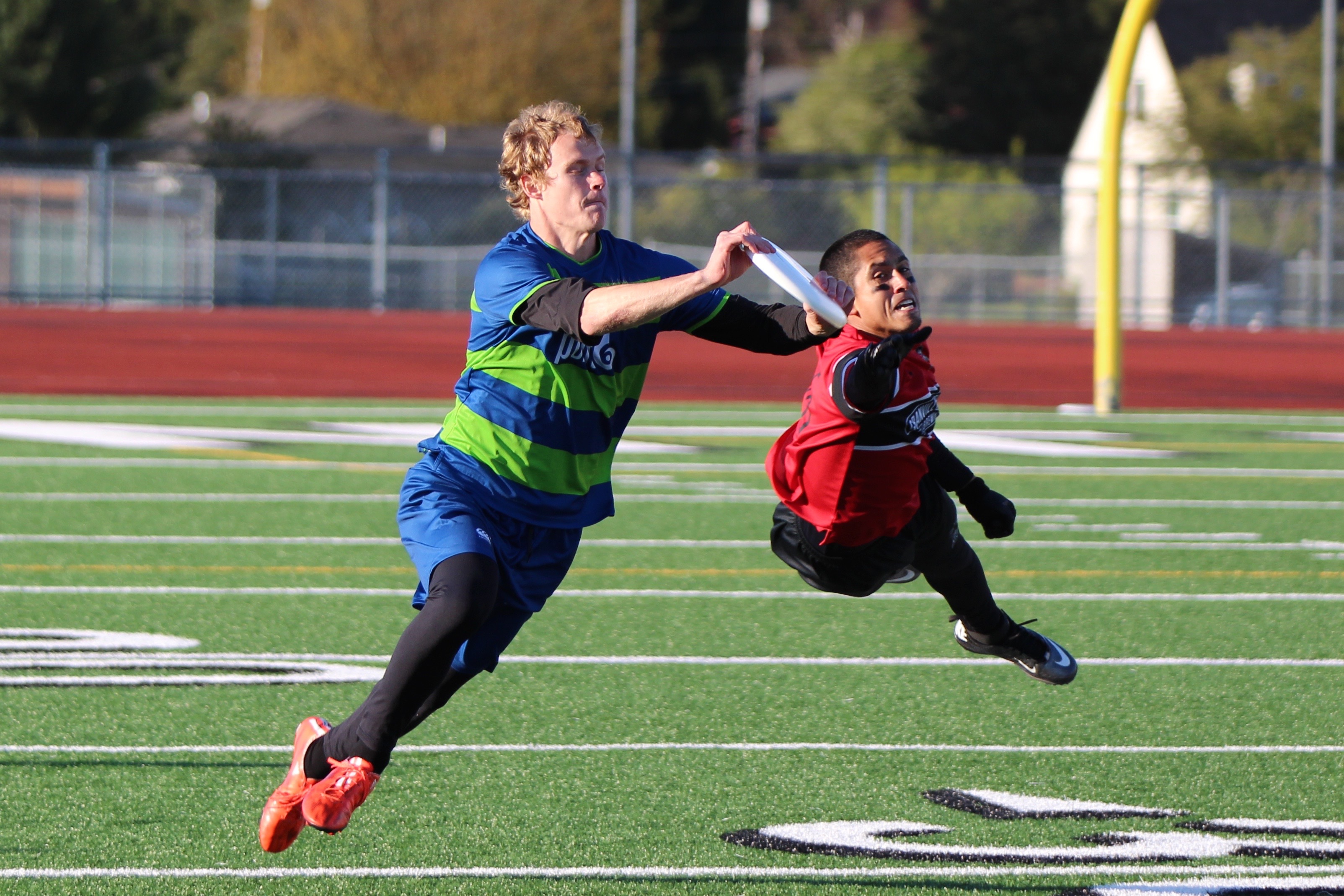 Mount Vernon, WA: Major League Ultimate's Seattle Rainmakers hosted their rivals from the North, the Vancouver Nighthawks, at the annual "Border Bid" match.