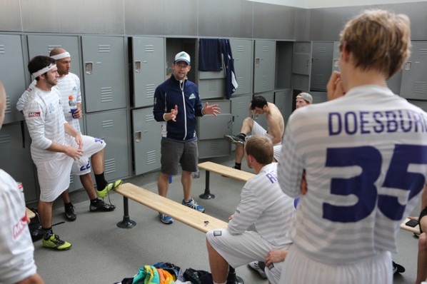 Rainmakers coach Ben Wiggins speaks to the team in the locker room. (Photo by John King - UltiPhotos.com)