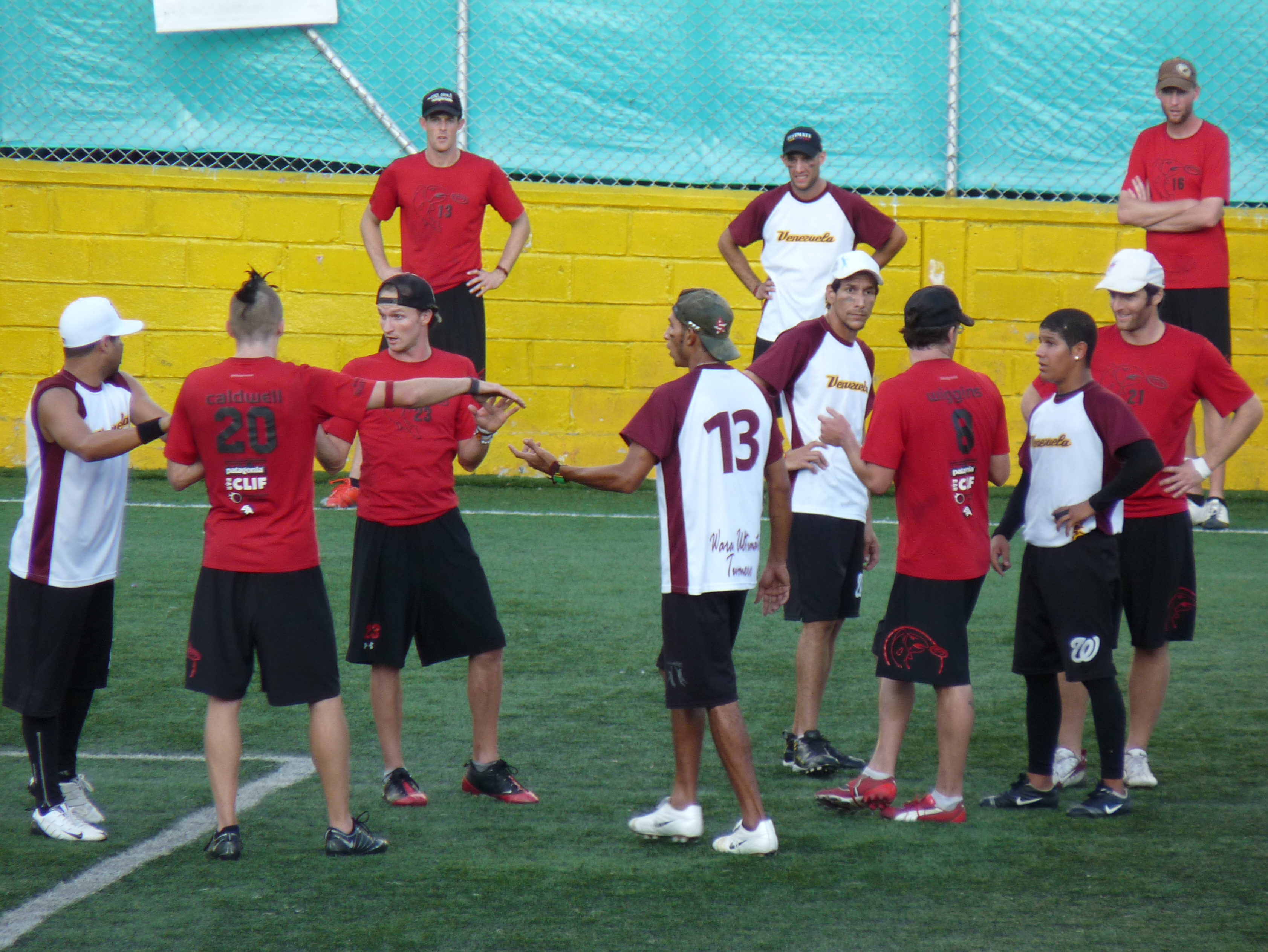 Venezuelan players discuss a call with Sockeye at Torneo Eterna Primavera 2009 in Medellín, Colombia