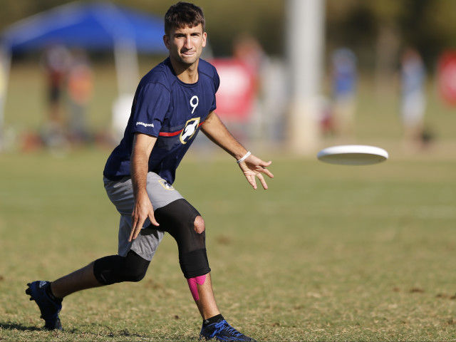 Revolver versus Prairie Fire in prequarterfinals of the open division at the 2015 USA Ultimate Nationals Championships. Friday, October 2, 2015. (© William Brotman)